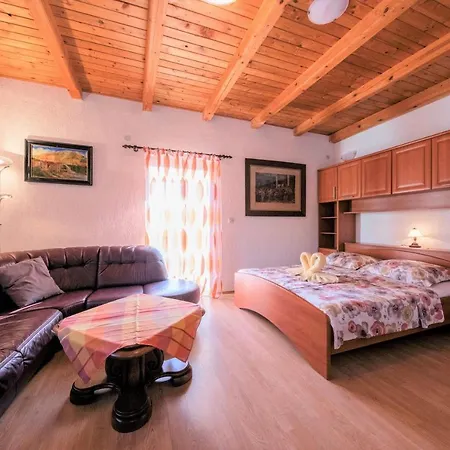 Vakantiehuis Am Berg Kampor